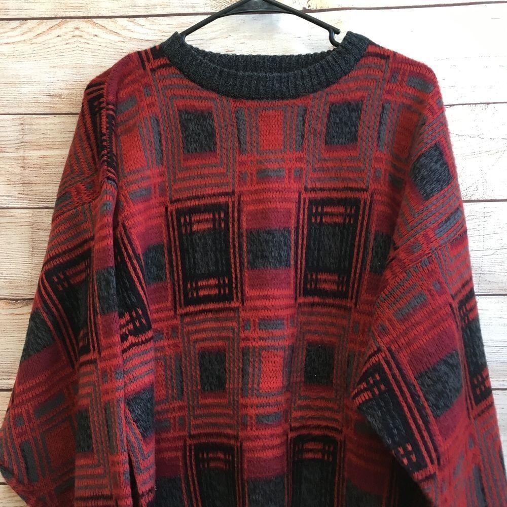 VINTAGE SATURDAYS SWEATER IN RED AND BLACK‎ - Picture 5 of 6